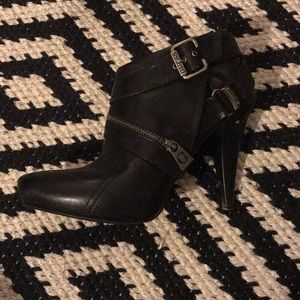 Guess black leather boot